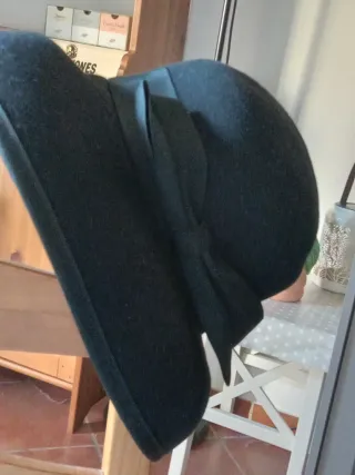 Sombrero vintage negro con lazo