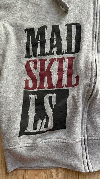 Sudadera chico gris con estampado