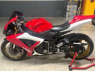 Suzuki GSXR 600 K7