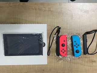 Nintendo Switch + Mario Kart 8 Deluxe