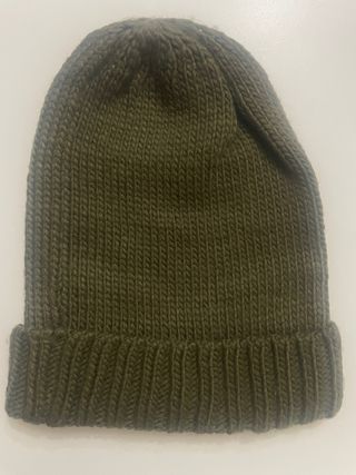 Gorro Pull&Bear unisex verde militar