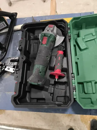 Amoladora Parkside con maletín