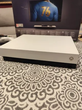 Xbox One X Blanca + Accesorios