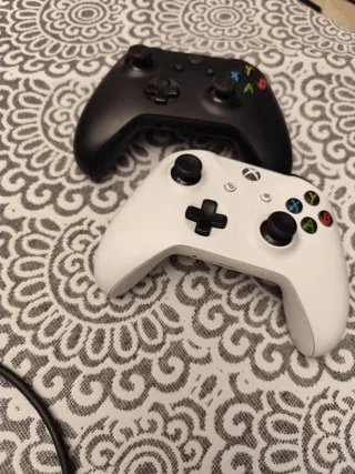 Xbox One X Blanca + Accesorios