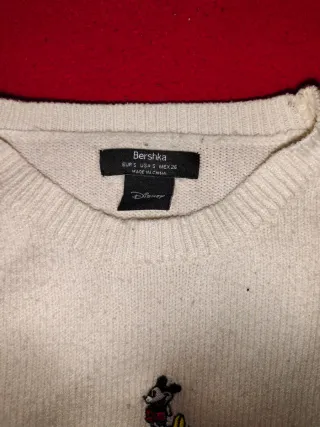Suéter Disney Bershka Talla S