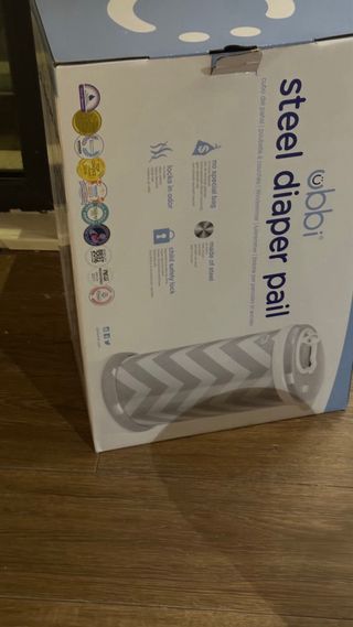 Papelera para pañales Obbi de acero