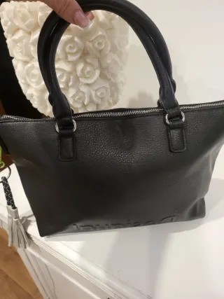 Borsa Desigual nera, Zara, Guess, Gucci, Prada MK