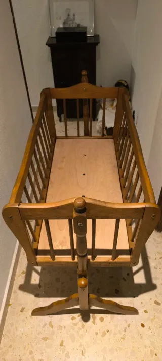 Moisés madera natural color nogal con dosel