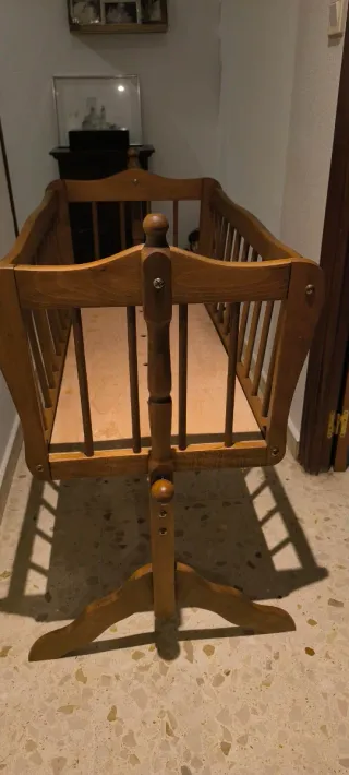 Moisés madera natural color nogal con dosel