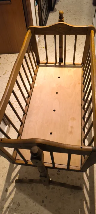 Moisés madera natural color nogal con dosel