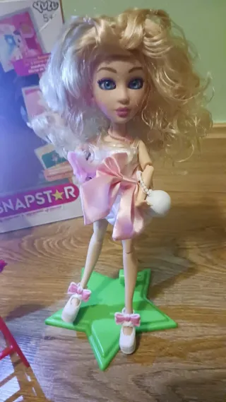 Muñeca SnapStar Aspen + Set Photo Studio