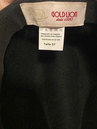 Sombrero negro de fieltro