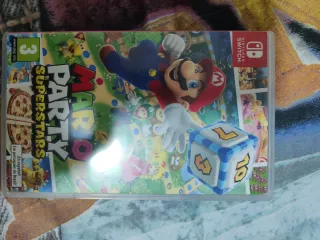 Nintendo Switch con funda y 5 juegos