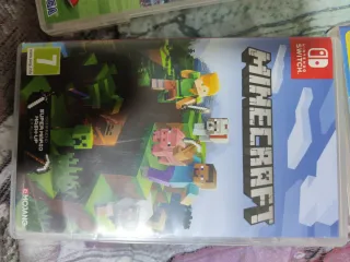 Nintendo Switch con funda y 5 juegos