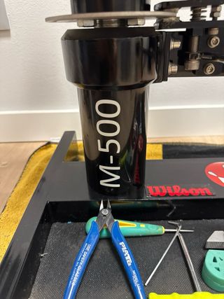 Máquina de encordar Kingame M-500. Muy cuidada