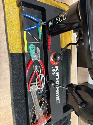 Máquina de encordar Kingame M-500. Muy cuidada