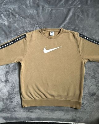 Sudadera Nike Beige Swoosh Talla M/L