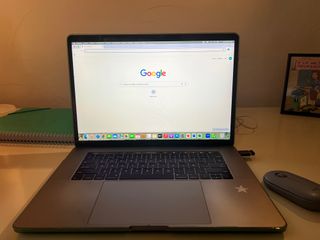 MacBook Pro 15 Plata - Muy buen estado