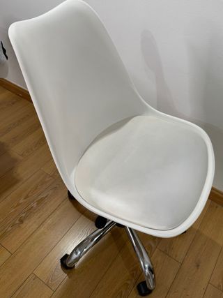 Silla de Oficina Blanca con Ruedas