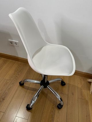 Silla de Oficina Blanca con Ruedas