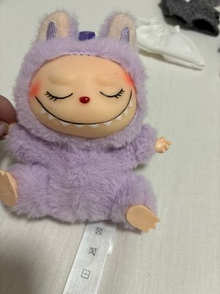 Labubu original con ropa