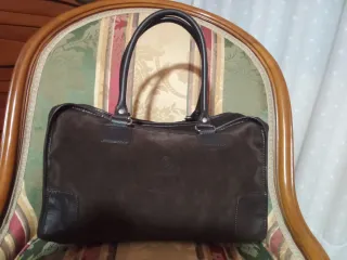 Bolso de mano de ante marrón