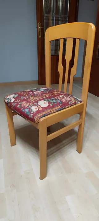 Seis sillas de comedor,madera tapizadas