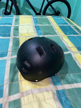 Casco Negro Patinete Eléctrico