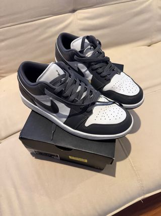 NIKE - Scarpe da basket grigie e bianche