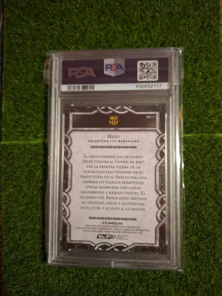 Messi 2024-25 Topps Monolith Refractor PSA 9