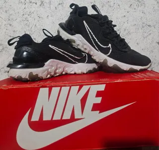 Zapatillas Nike React Negras y Blancas