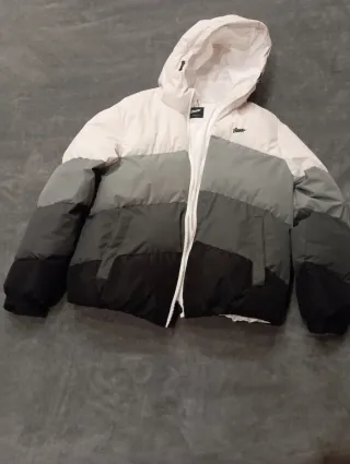 Chaqueta acolchada con bloques de color