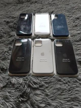 Custodie iPhone 13, 14, 15 in silicone Apple