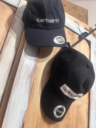 2 Cappelli Calvin Klein Jeans & Carhartt Neri