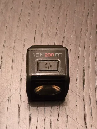 Luz delantera Bontrager Ion 200 RT