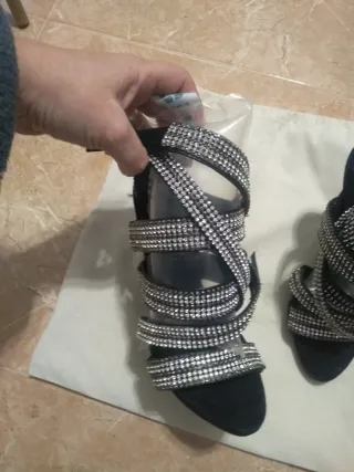 Sandalias Zara Tacón Brillante Negro Plata