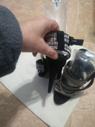 Sandalias Zara Tacón Brillante Negro Plata