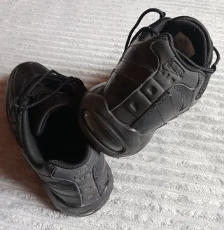 Nike Air Max 95 Negras (Leer)