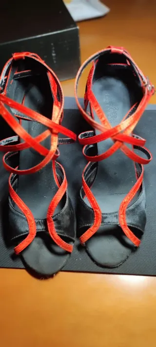 Zapatos de baile T40 Negro y Rojo