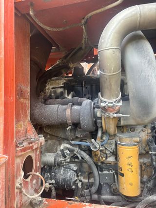 Perforadora Tamrock 702 con martillo HL 700