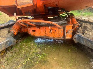 Perforadora Tamrock 702 con martillo HL 700