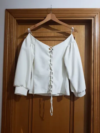 Blusa top escote bardot manga abullonada T40