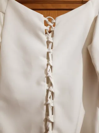 Blusa top escote bardot manga abullonada T40