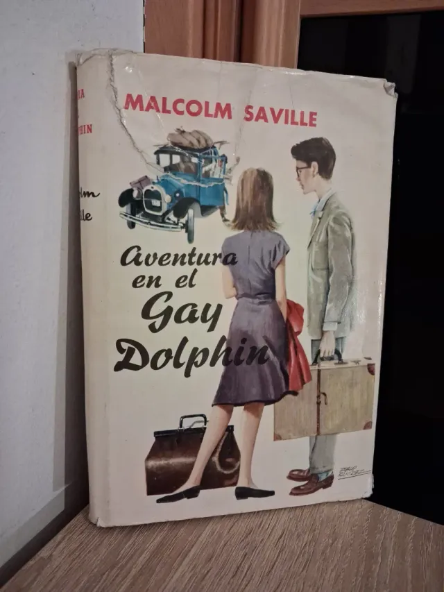 Aventura en el Gay Dolphin