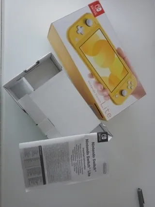 Caja Nintendo Switch Lite (Vacía)