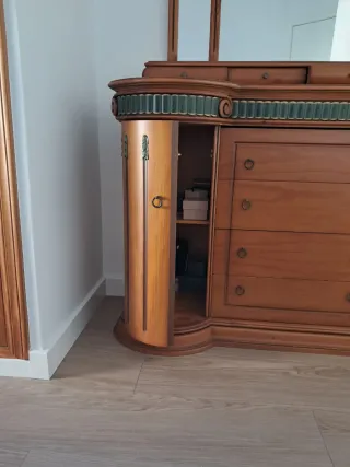 Cama, 2 Mesitas y Tocador