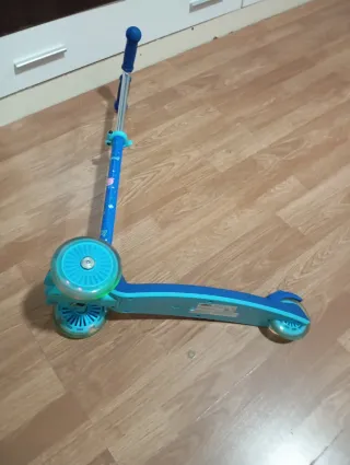 Patinete infantil azul