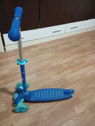 Patinete infantil azul