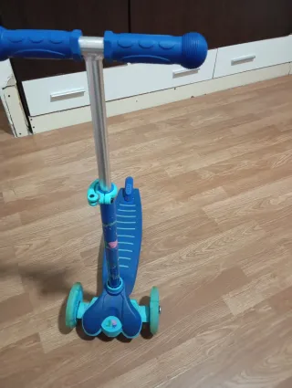 Patinete infantil azul