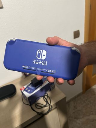 Nintendo Switch Lite Blu + Luigi's Mansion 3